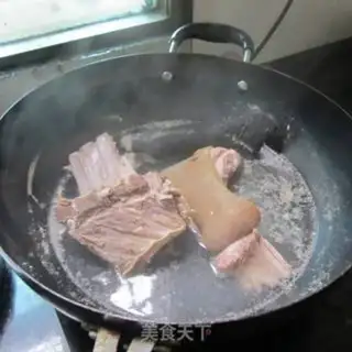 Make The lamb chip pot step 1