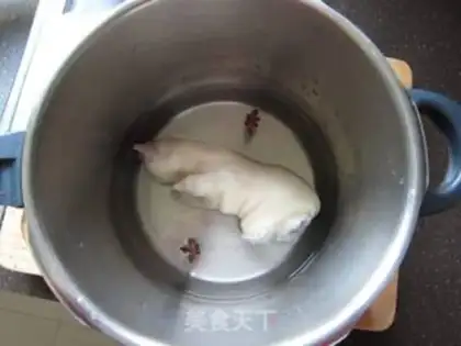 Make Red-hot pig hoof step 2