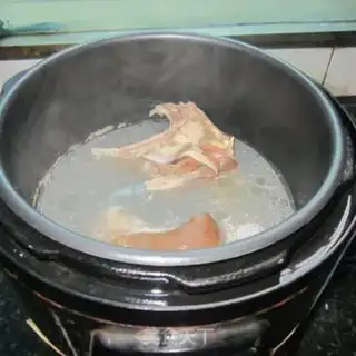Make The lamb chip pot step 3