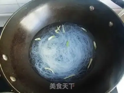 Make Tomato skin egg fan soup step 4
