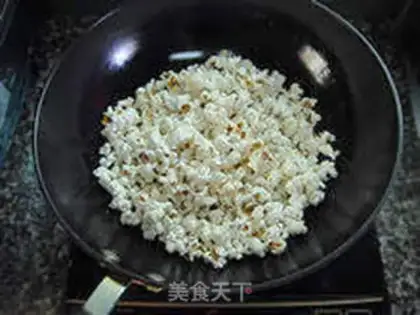 Make Homemade sweet popcorn step 5
