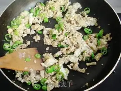 Make Pepper egg and crab seed sauce step 7