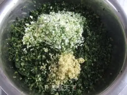Make The corn radish gravy step 1