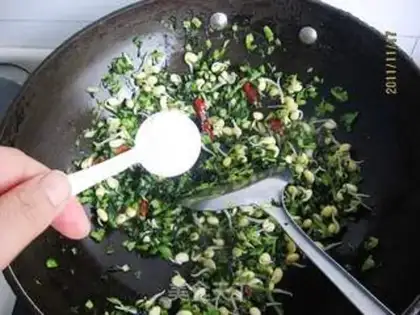 Make Soybean sprouts step 5