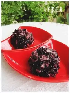 Make Two rice meatballs step 6