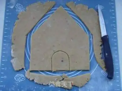 Make Christmas gingerbread house step 6