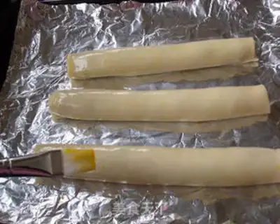 Make Sausage rolls step 18
