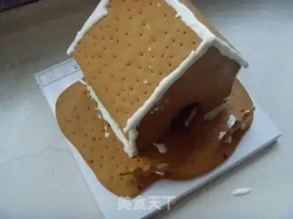 Make Christmas gingerbread house step 13