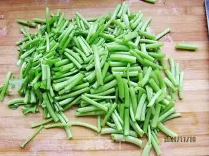 Make Cracked peppers, fried tofu step 1