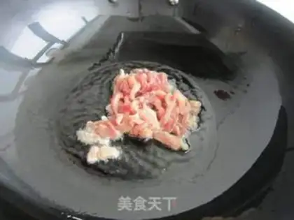 Make Gold pins and mushrooms, black-mucked meat step 5