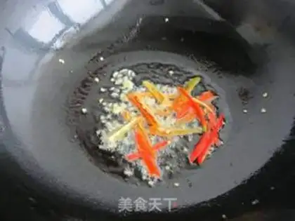 Make Gold pins and mushrooms, black-mucked meat step 6
