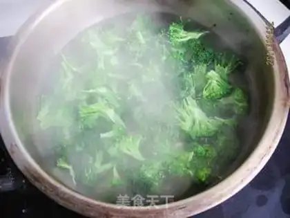 Make Shrimp balls with broccoli step 1