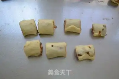Make Doudou rolls step 9