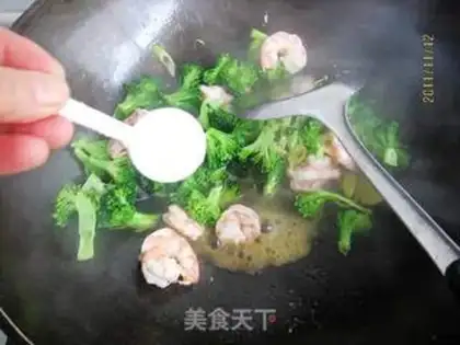 Make Shrimp balls with broccoli step 7