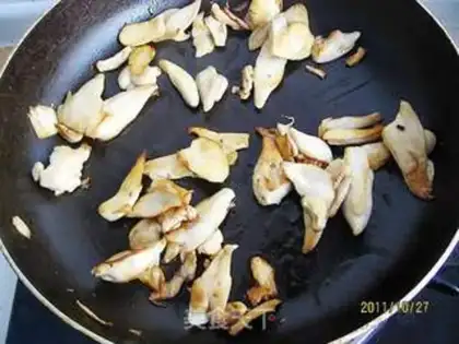 Make Pepper abalone almond mushrooms step 5