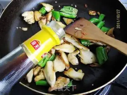 Make Pepper abalone almond mushrooms step 7