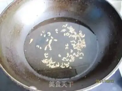 Make Smelt fan egg soup step 2