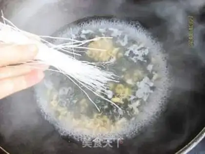 Make Smelt fan egg soup step 3