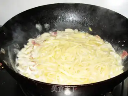 Make Cream bacon mushroom pasta step 10