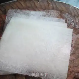 Make Crystal melon rolls step 1