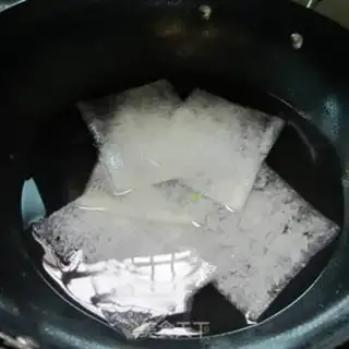 Make Crystal melon rolls step 2