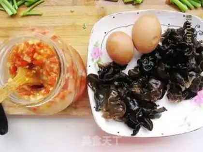 Make Scrambled eggs step 0