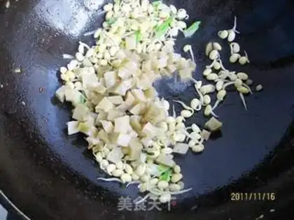 Make Soybean sprouts step 5