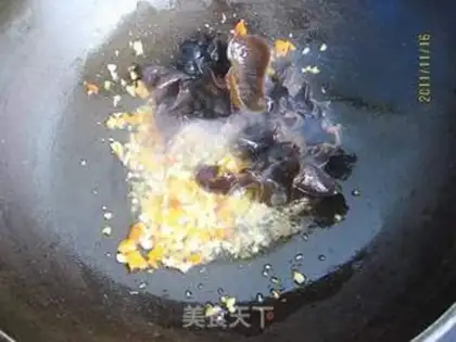 Make Scrambled eggs step 4