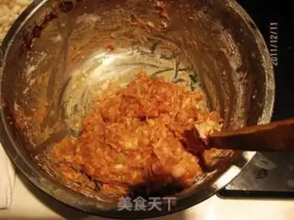 Make Red pork meatballs step 0