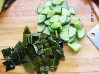 Make Carrot sea belt step 1