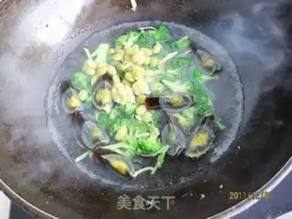 Make Eggs and blue flower soup step 5