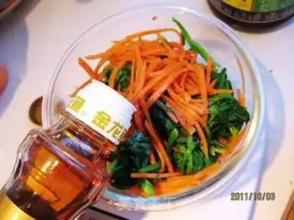 Make Spicy peanut spinach step 5