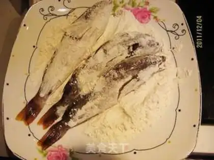 Make Dried yellow fish step 2