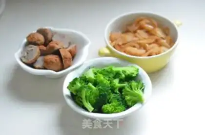 Make The broccoli meatball tower step 7