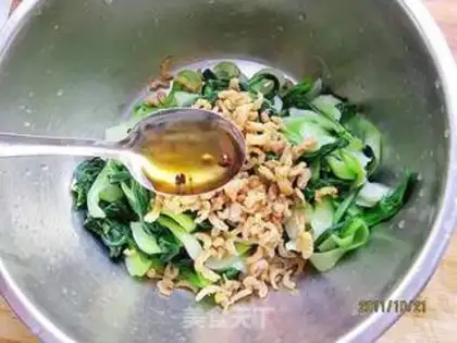 Make Shrimp hand torn oil step 8