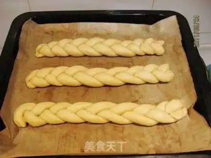 Make Coconut sesame braid bread step 4