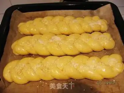 Make Coconut sesame braid bread step 5
