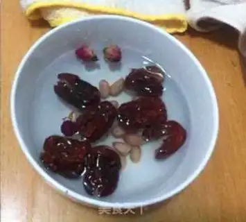 Make Porridge of peanuts step 0