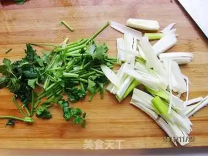 Make Onion-swiped bedding step 1
