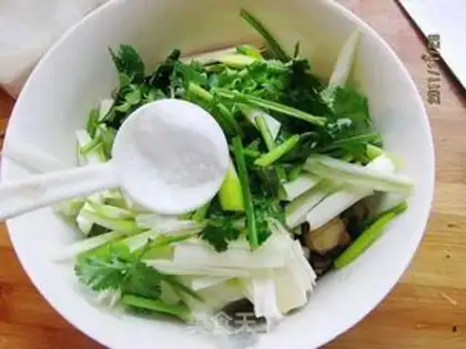 Make Onion-swiped bedding step 3