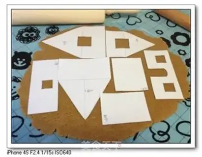 Make Christmas gingerbread house step 6