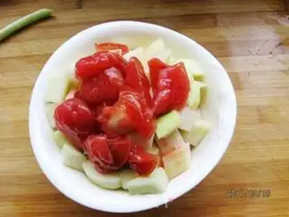 Make Plum juice with berries step 3