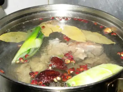 Make Spicy lamb spinal fire pot step 4