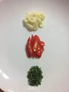 Make Garlic black pearl noodles step 1