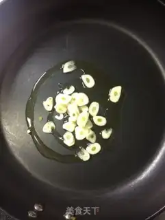 Make Garlic black pearl noodles step 4