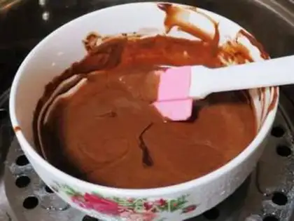 Make Christmas stake cake step 1