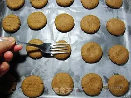 Make Peanut butter cookies step 5