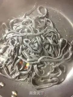 Make Garlic black pearl noodles step 11