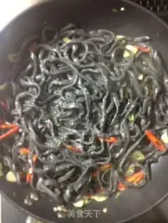 Make Garlic black pearl noodles step 14