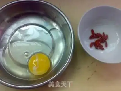 Make Cinnamon makes eggs step 1
